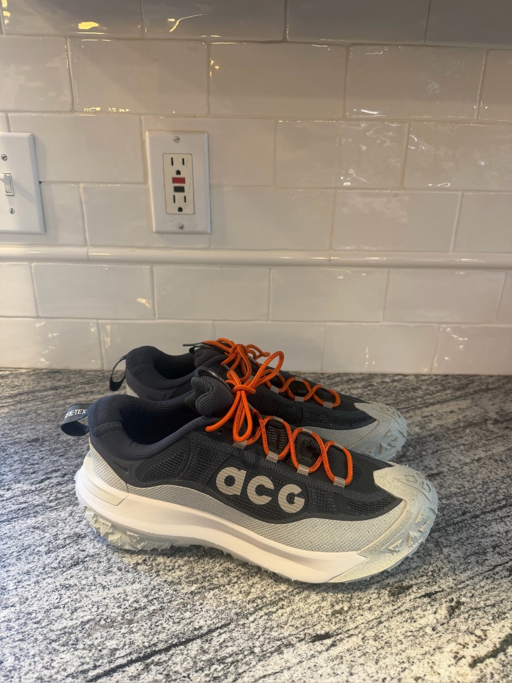 Mens Nike ACG Mountain Fly 2 Low Gore-Tex 'Dark Smoke Grey' HF6245-002 Size 8